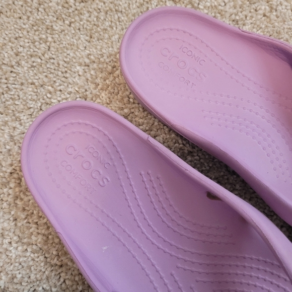 Crocs Womens Flip Flop Sandals Size 6 Purple Lavender - Picture 2 of 5